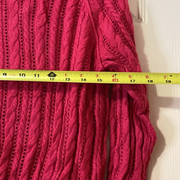 Red sweater - Picture 4 of 4